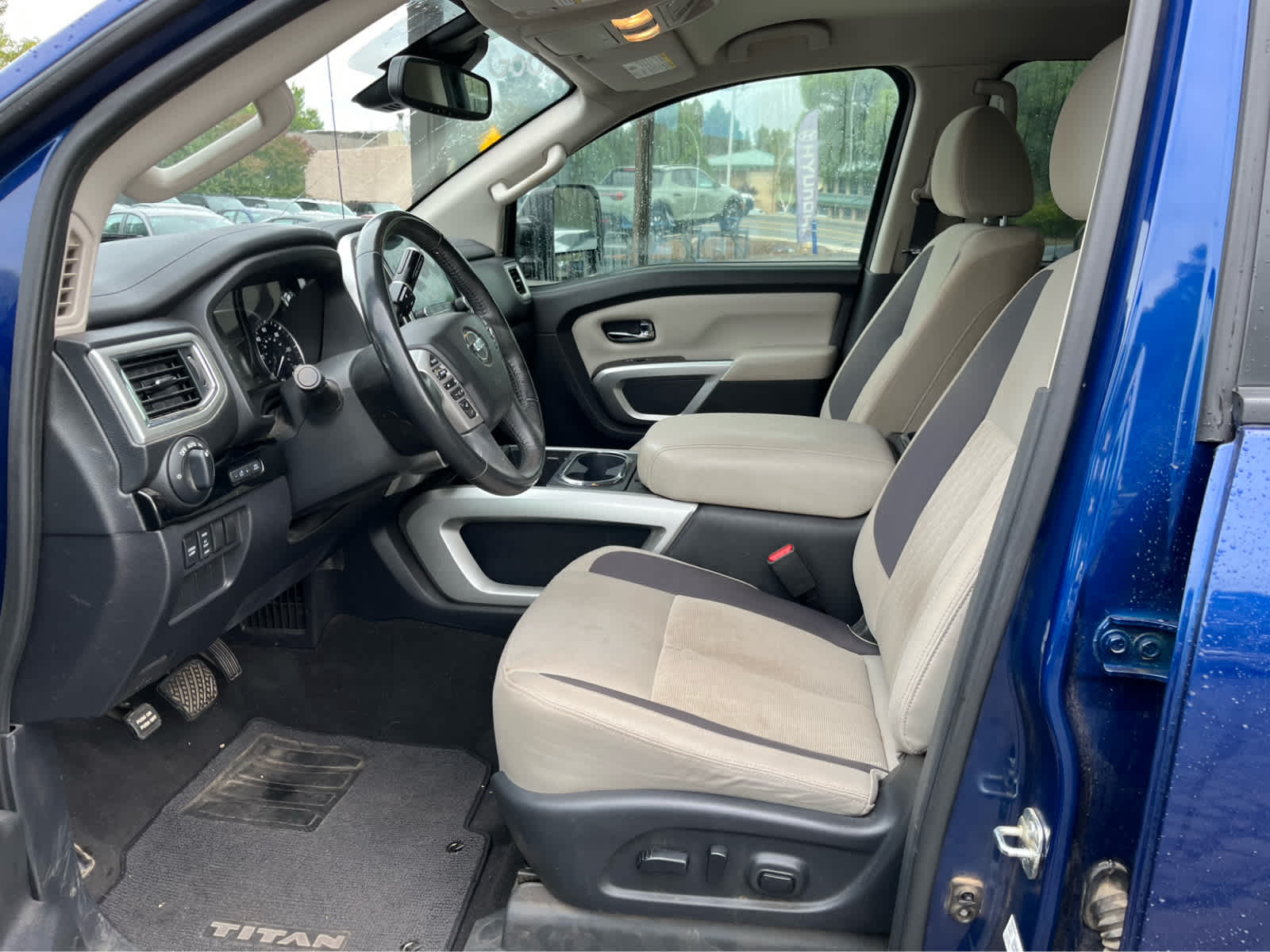 2020 Nissan Titan SV